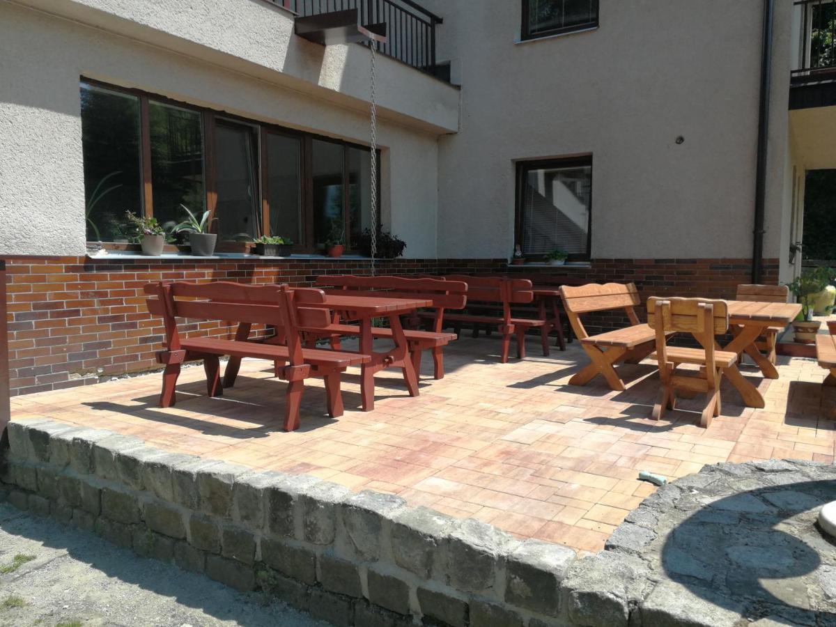 Penzion U Kluju Vestin Exterior foto